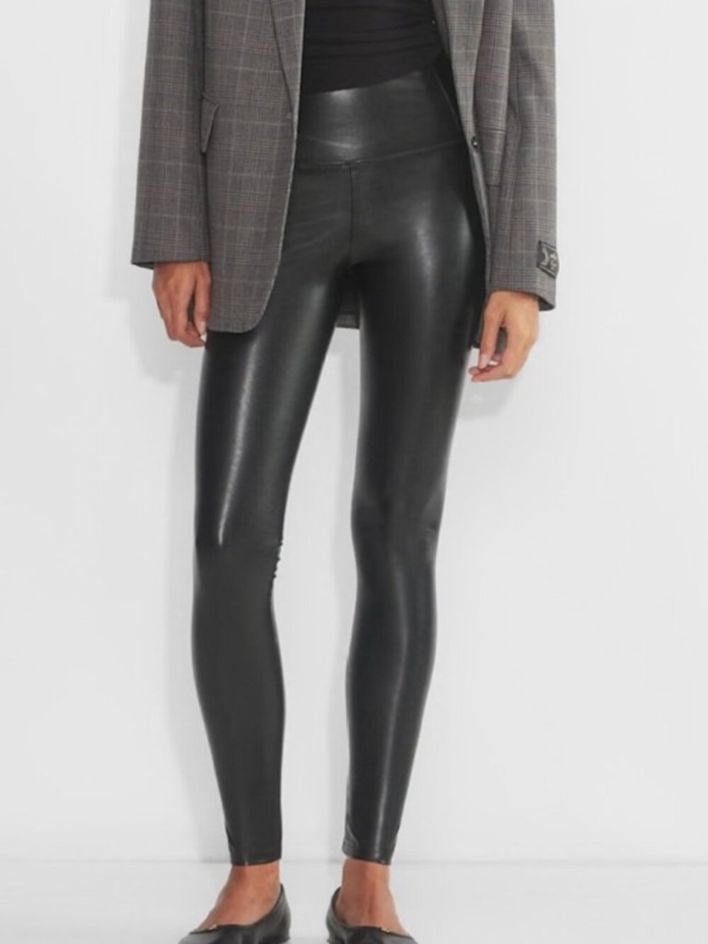 Wilfred Free (M) Aritzia Daria Vegan Leather Pant Legging Black Sleek Soft